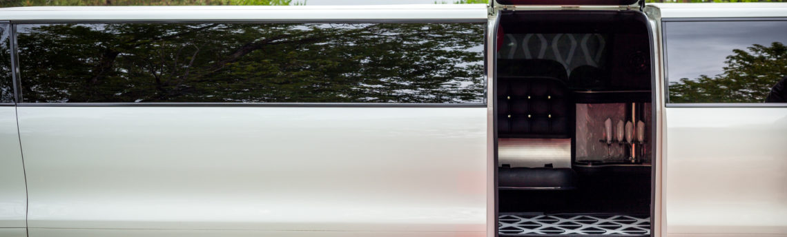 Limo Answering Service: The Pros and Cons