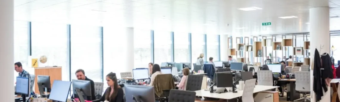 10 Features to Look for in a Professional Answering Service in 2025